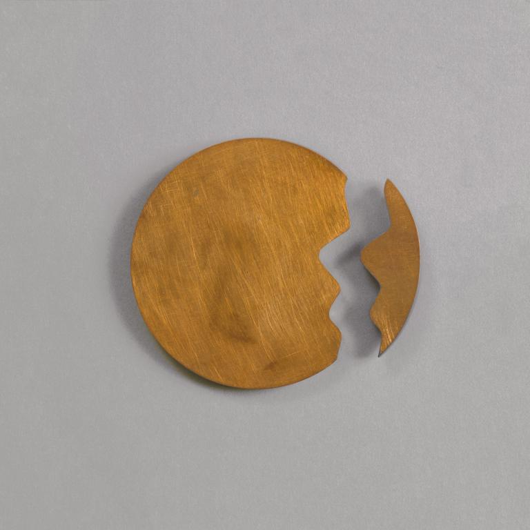 Exhibition piece by jewelry designer Thomas Gentille