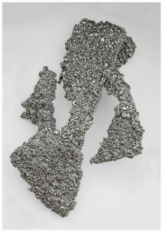 Lynda Benglis, Figure 2, aluminum, 2009. Courtesy of the artist and Cheim & Read, New York. Image courtesy of Melissa Christy/ Walla Walla Foundry.